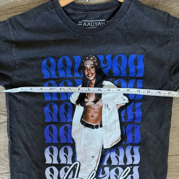 Graphic T-Shirt with Aaliyah Design - Picture 5 of 5